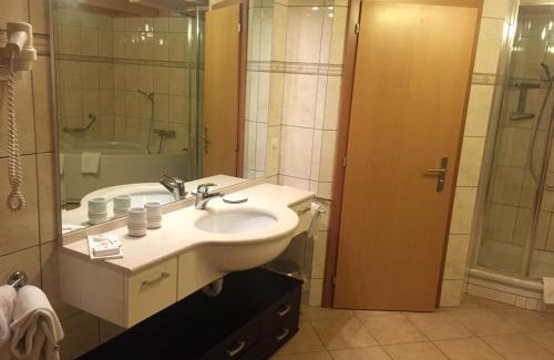 Zermatt Hotel | Budget-Friendly Zermatt Rooms with Spa and Ocean Views