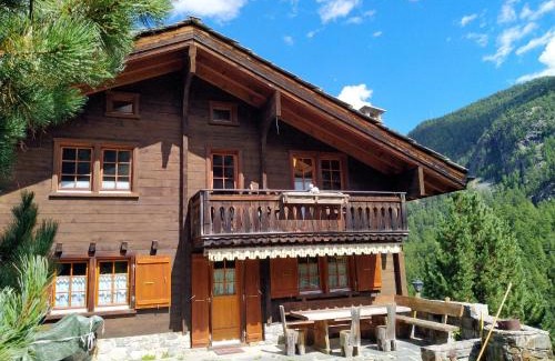 Zermatt Apartment | Discover Zermattmountainchalet Tambiel: Kid-Friendly Retreat