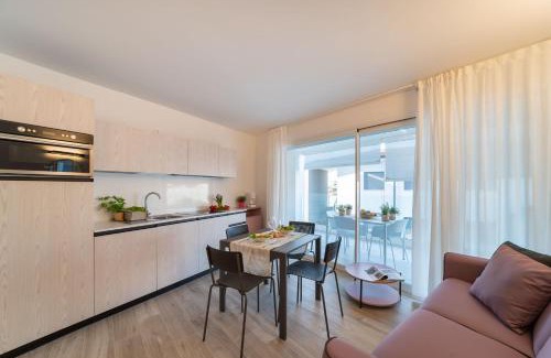 Lignano Sabbiadoro Apartment | Discover Zero5: Beachfront Bliss with Ocean Views