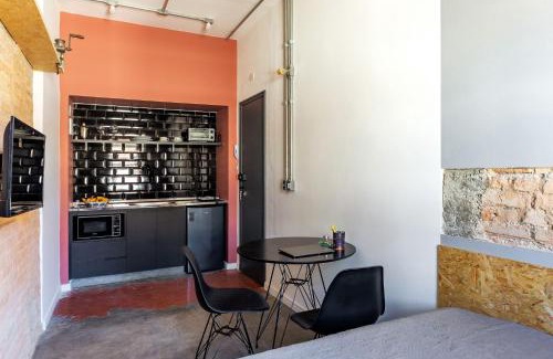 Pinheiros Hotel | Comfortable Stays at ZEST Teodoro - Pet & Child Friendly