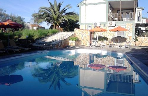Xi Apartment | Discover Zest @ Xi Beach: Pet-Friendly Oasis with Pool