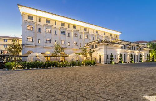 Timisoara Hotel | Elegant ZET Hotel: 5-Star Comfort with Spa & Dining
