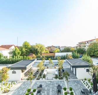 Timisoara Hotel | Elegant ZET Hotel: 5-Star Comfort with Spa & Dining
