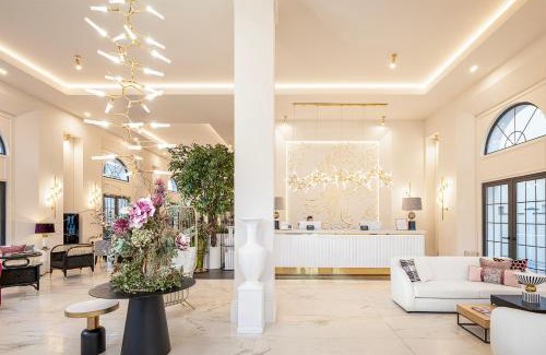 Timisoara Hotel | Elegant ZET Hotel: 5-Star Comfort with Spa & Dining