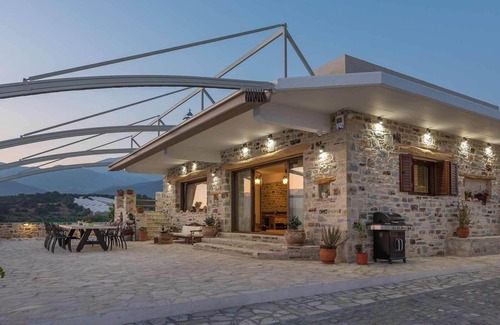 Faistos Villa | Zeus Dione Luxury Villa with privacy and pool
