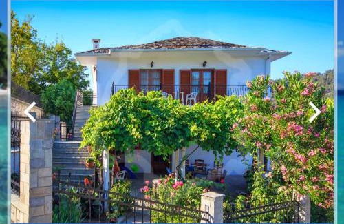 Panagia House | Pet-Friendly Zeus Guesthouse with a 9.3/10 Review Score