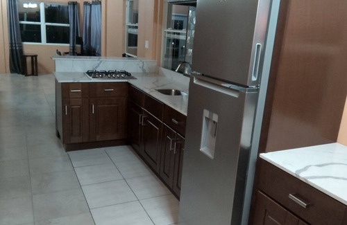 Saint John Parish House | Effortless Airport Transfers and Complimentary Breakfast