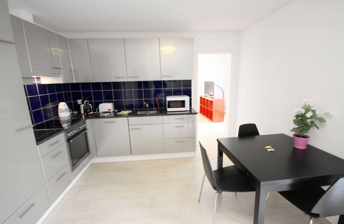 Center Apartment | Pet-Friendly ZH Coral - Letzigrund HITrental Apartment