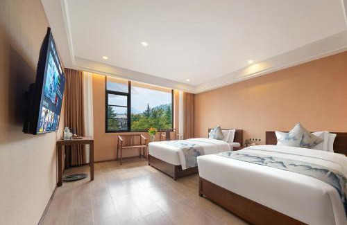 Wulingyuan Hotel | Perfect Getaway at Time Away Inn - Pet & Child Friendly