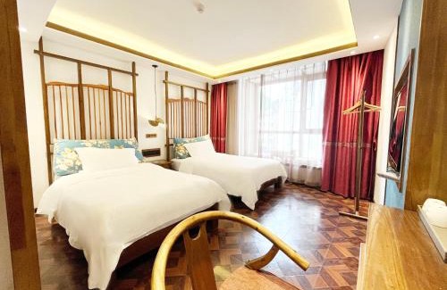 Wulingyuan Hotel | Perfect Getaway at Time Away Inn - Pet & Child Friendly