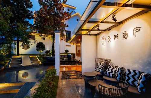 Yongding Hotel | Guest Rated 10/10: Su Xin Resort Inn with Pool & Hot Tub