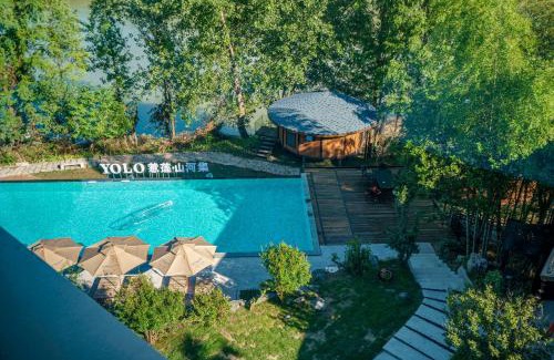 Yongding House | Zhangjiajie YOLO RELIAN Mt and River Collection-Riverside hotel with sunrise,sunset views, ticket service for attractions, afternoon tea,coffee, and laundry service