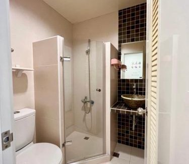 Zhongshan Apartment | Budget-Friendly Stay at Zhongshan 19 with Great Reviews