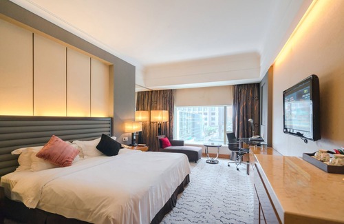 East District Hotel | Convenient Zhongshan Junchuang Century Hotel with Breakfast