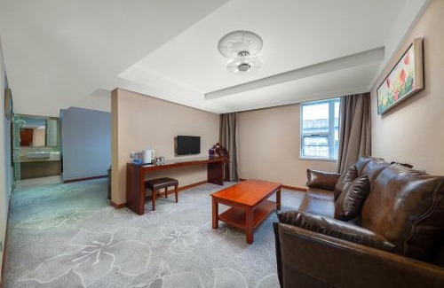 Baiyun Hotel | Discover Zhongyi Hotel Near Feixiang Park Metro Station
