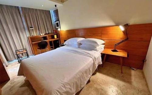 Xiangzhou District Hotel | Discover Zhuhai Bei Shan Ju Art Hotel with Breakfast & Access