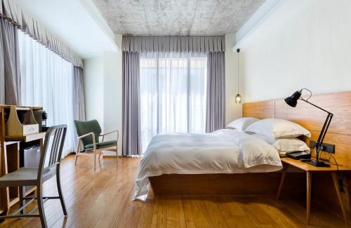 Xiangzhou District Hotel | Discover Zhuhai Bei Shan Ju Art Hotel with Breakfast & Access