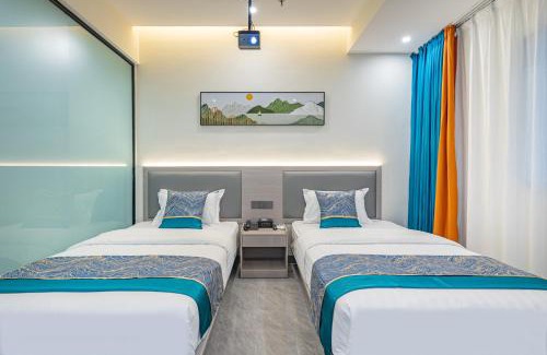 Xiangzhou District Hotel | Seaside Escape at Zhuhai Golden Lake Bay Hotel