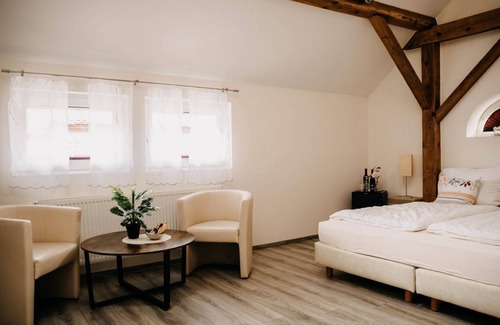 Wachenheim an der Weinstrasse Bed & Breakfast | Experience Comfort at Zimmer5 - Altstadt-residenz