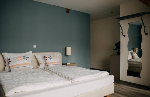 Wachenheim an der Weinstrasse Bed & Breakfast | Experience Comfort at Zimmer5 - Altstadt-residenz