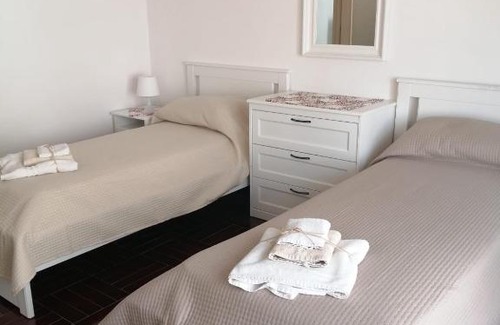 Alberobello Apartment | Top-Rated Zi' Peppino: Family-Friendly Retreat Awaits