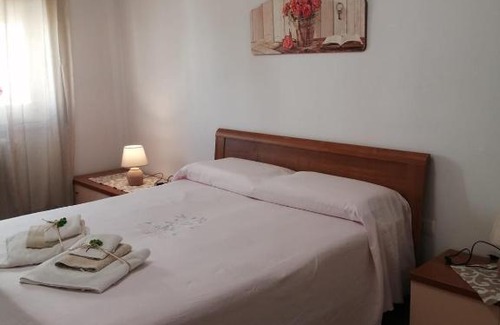 Alberobello Apartment | Top-Rated Zi' Peppino: Family-Friendly Retreat Awaits
