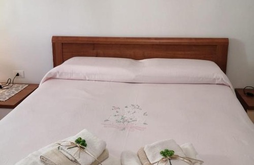 Alberobello Apartment | Top-Rated Zi' Peppino: Family-Friendly Retreat Awaits