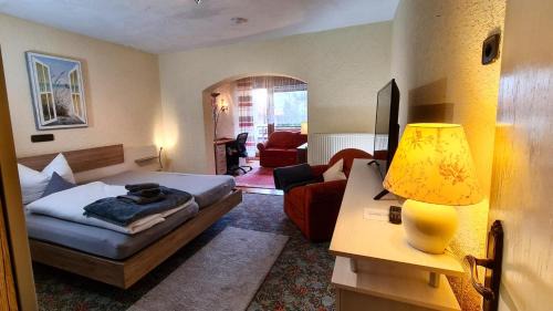 Rotensol House | Cozy Zi02 Double Room Schönblick with Balcony & Family Friendly