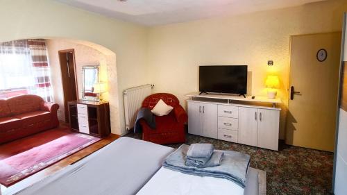 Rotensol House | Cozy Zi02 Double Room Schönblick with Balcony & Family Friendly