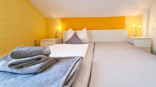 Rotensol House | Cozy Zi19 Double Room Schönblick with Balcony & Pet Friendly