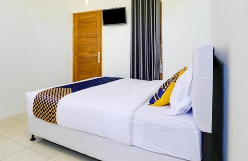 Salatiga House | Budget-Friendly Zidney Guesthouse Syariah with Breakfast