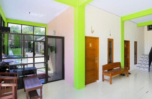 Salatiga House | Budget-Friendly Zidney Guesthouse Syariah with Breakfast
