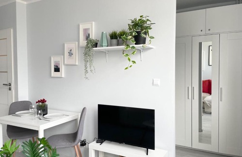 Krzyki Apartment | Top-Rated Zielińskiego Apartment with 24-Hour Self Check-In