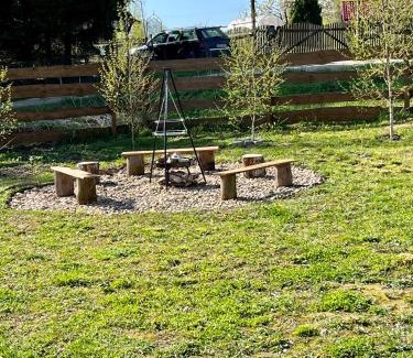 Pozezdrze House | Experience Zielona Chatka nad Sapiną: Family-Friendly Retreat