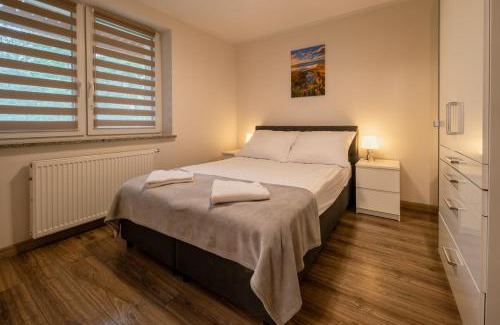 Milkow House | Pet-Friendly Zielony Zakątek Karpacz with Hot Tub Access