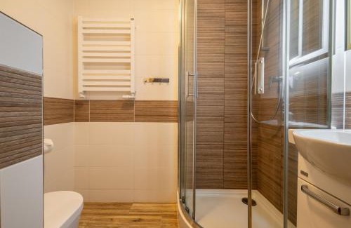 Milkow House | Pet-Friendly Zielony Zakątek Karpacz with Hot Tub Access