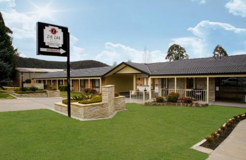 Vale Of Clwydd Hotel | Relax at Zig Zag Motel & Apartments with Oceanfront Views