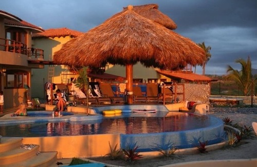 Saladita House | Beachfront Escape: La Saladita Retreat in Zihuatanejo