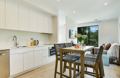 Barton Hills Apartment | Discover Zilker Garage Apartment - Your Ideal Retreat!