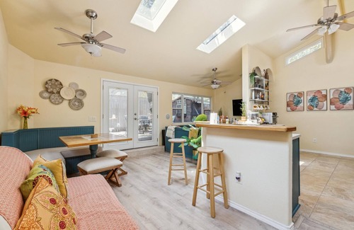 Zilker Apartment | Cozy Zilker Park Cottage with Breakfast in Austin