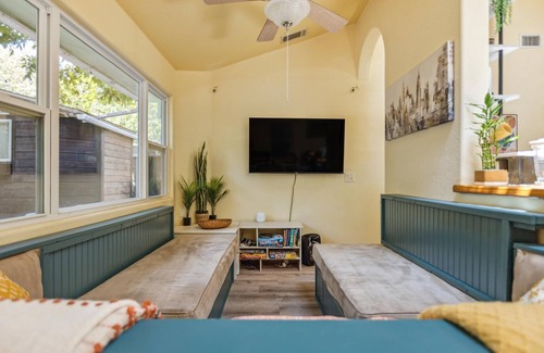 Zilker Apartment | Cozy Zilker Park Cottage with Breakfast in Austin