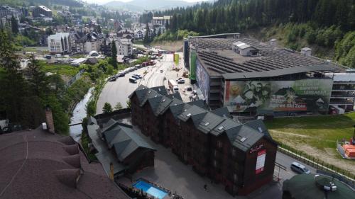 Bukovel Resort | Experience ZimaSnow Ski & Spa Club: Top-Rated Getaway