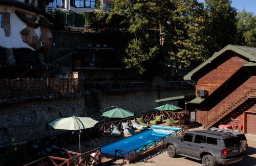 Bukovel Resort | Experience ZimaSnow Ski & Spa Club: Top-Rated Getaway