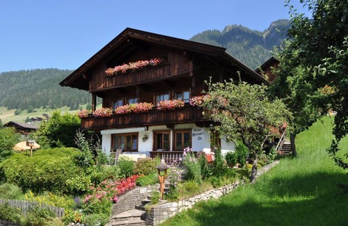 Alpbach Apartment | Comfortable Stay at Haus Thomas with Family-Friendly Amenities