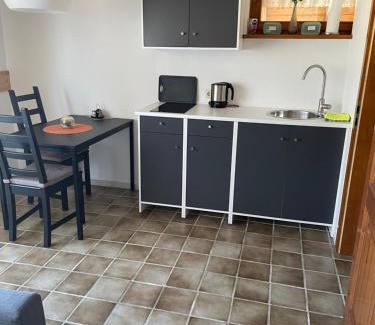 Unterallgau Apartment | Cozy Zimmer in Lautrach with Breakfast & Child-Friendly Features
