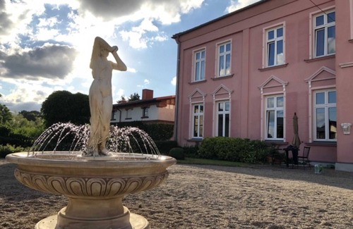 Hohen Demzin House | Explore Zimmer Mirow at Schlosshotel Groß Köthel