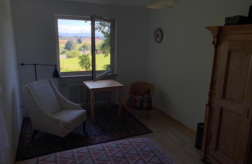 Starnberg House | Picturesque Rooms with Mountain Views and Oceanfront Charm
