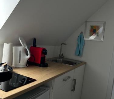 Region Hannover District House | Cozy Rooms with Kitchen and Bath, Rated 9.3/10 by Guests