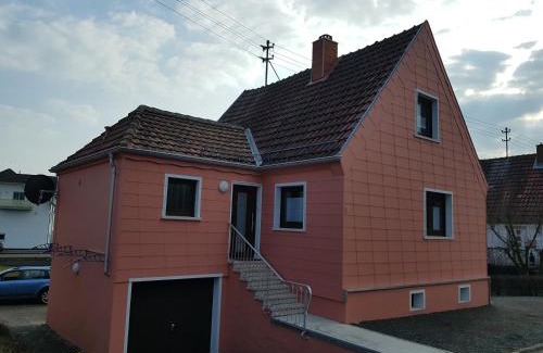 Sankt Wendel House | Cozy Oceanfront Retreat at Zimmervermietung St.Wendel