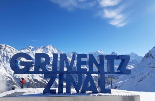 Zinal Apartment | Cozy Zinal Studio Steps from the Telecabine - Rated 9.3